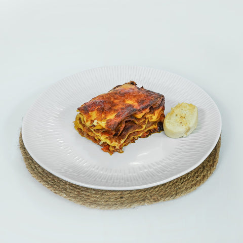 Beef Lasagne & Garlic Bread