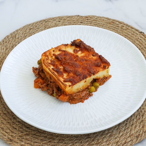 Beef Cottage Pie & Garlic Bread